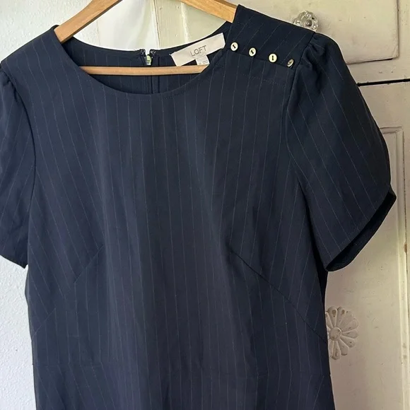 Ann Taylor LOFT | Women’s navy/white pinstripe dress, flutter cap sleeves, sz 14 - Picture 9 of 14